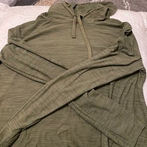 S Old Navy Active long sleeve tshirt with hood and pockets